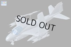 画像2: トランペッター 1/72  A-6E TRAMイントルーダー【プラモデル】 
