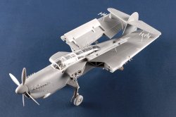 画像2: トランぺッター 1/48 フェアリー バラクーダ艦上雷撃機【プラモデル】  