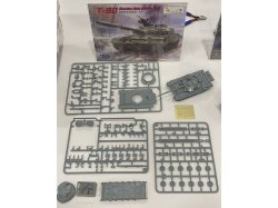 画像2: ヴェスピッドモデル 1/72 ロシア軍 T-90 主力戦車【プラモデル】  