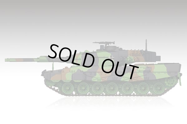 画像1: トランペッター 1/72 ドイツ連邦軍 レオパルド2A4主力戦車【プラモデル】 