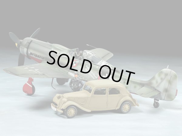 画像1: タミヤ 1/48 フォッケウルフFw190 D-9 JV44・シトロエン11CVスタッフカー【プラモデル】 