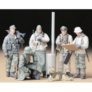 画像: タミヤ 1/35 ドイツ歩兵野戦会議セット 【プラモデル】  