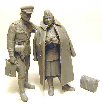 画像: ICM 1/35 ソ連兵士/女性兵士 1945年5月