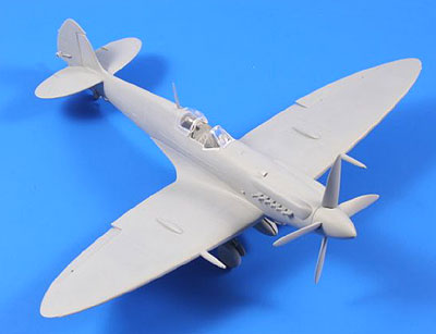 画像: スペシャルホビー 1/48 スーパーマリン シーファイアF.Mk.15"フランス海軍航空隊"[プラモデル]