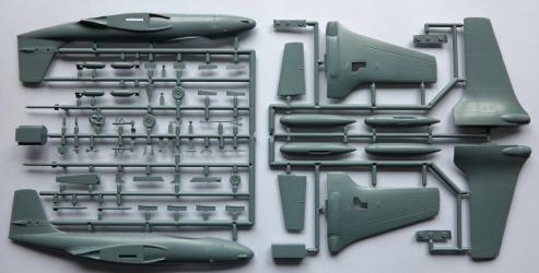 画像: スウォード 1/72 マクダネル F2H-2Ｐバンシー"艦上偵察機"【プラモデル】