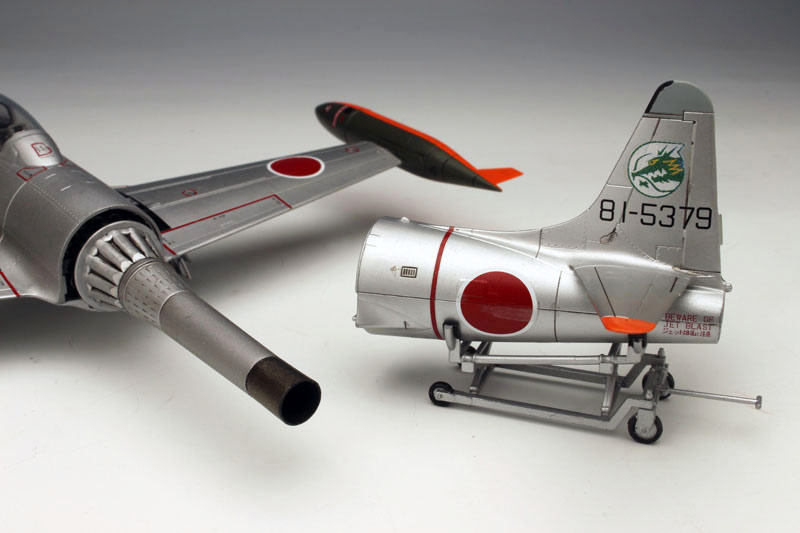 画像: プラッツ 1/72 ロッキード T-33シューティングスター"航空自衛隊"w/エンジン【プラモデル】