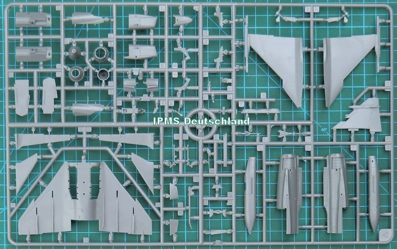 画像: ドイツレベル 1/72 サーブJAS39Cグリペン【プラモデル】