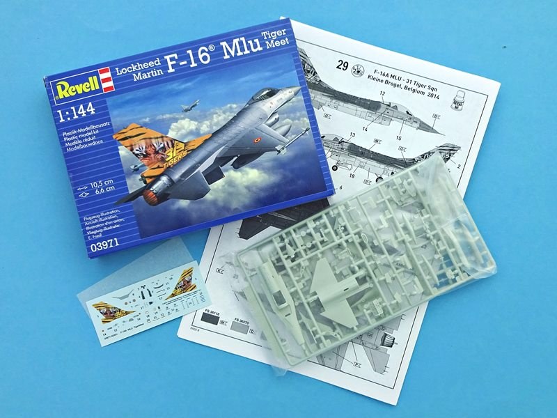 画像: ドイツレベル 1/144 F-16 Mlu"タイガーミート”【プラモデル】