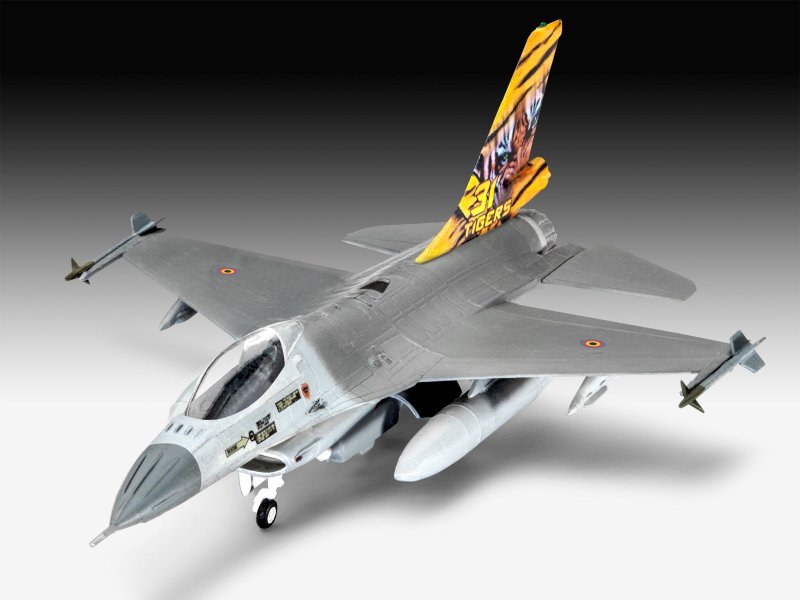 画像: ドイツレベル 1/144 F-16 Mlu"タイガーミート”【プラモデル】