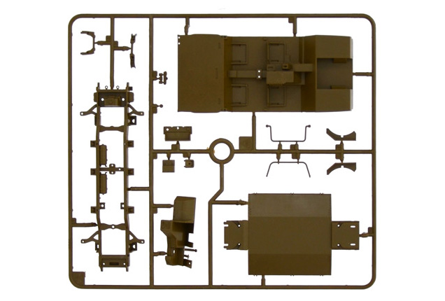 画像: イタレリ 1/35 イタリア軽装輪装甲車 リンチェ【プラモデル】