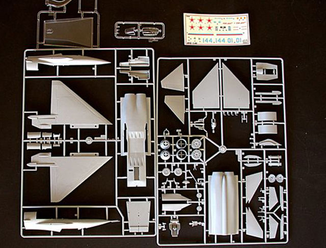 画像: ズベズタ 1/72 MiG-1.44多用途戦闘機【プラモデル】