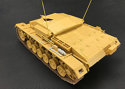 画像: ブロンコモデル 1/35 独・III号突撃砲E型【プラモデル】 