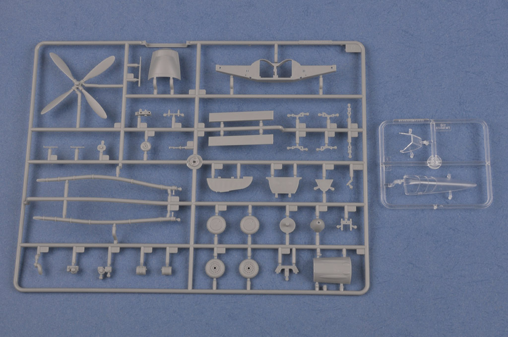 画像: ホビーボス 1/48 フォッケウルフ Fw190V-18【プラモデル】 