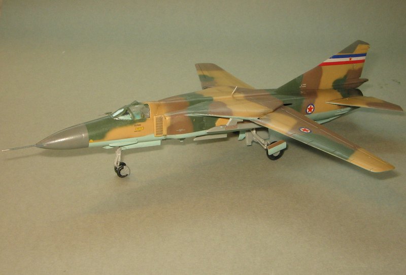 画像: ズベズタ 1/72 MiG-23MLD フロッガーK【プラモデル】