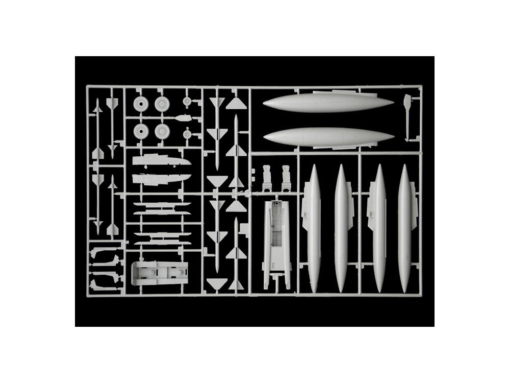 画像: イタレリ 1/48 RF-4E ファントムII【プラモデル】