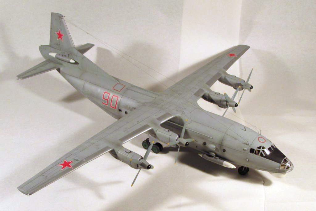 画像: ローデン 1/72 露アントノフAn-12BK-PPS電子戦型【プラモデル】 