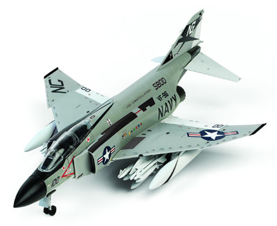 画像: 童友社  凄! 1/72 アメリカ海軍 F-4JファントムII "ショータイム100"【プラモデル】  