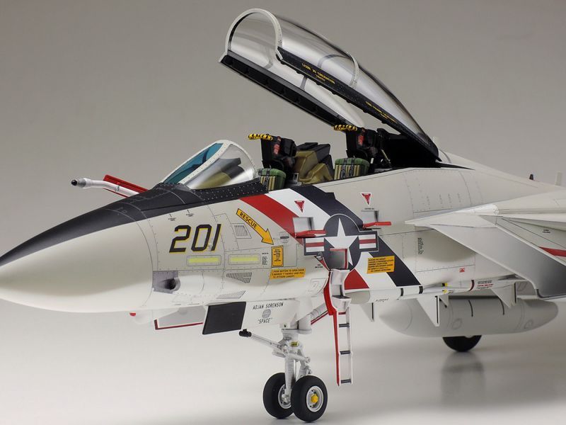 画像: タミヤ 1/48 グラマン F-14Aトムキャット【プラモデル】