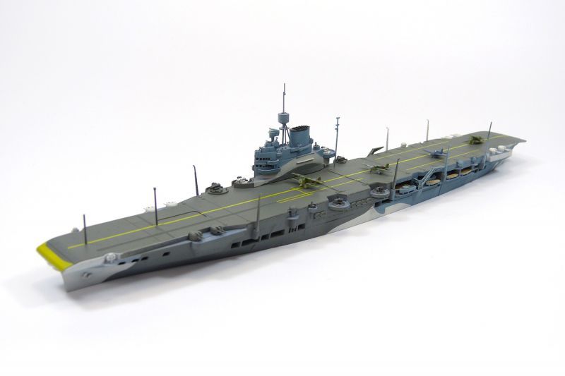 画像: アオシマ 1/700 英国海軍 航空母艦 イラストリアス【プラモデル】