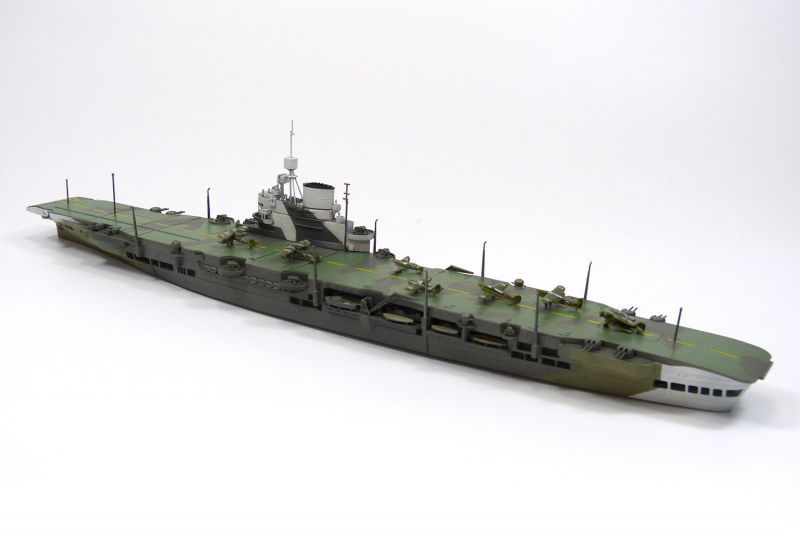 画像: アオシマ 1/700 英国海軍 航空母艦 ビクトリアス【プラモデル】