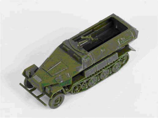 画像: ズベズダ 1/100 ドイツ Sd.Kfz.251/1 B型ハーフトラック【プラモデル】 