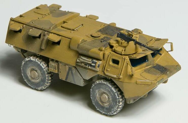 画像: エレール 1/72 フランス陸軍 VAB 4X4装甲車【プラモデル】