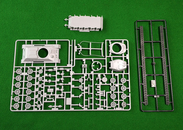 画像: ズベズダ 1/72 T34/85 ソビエト中戦車【プラモデル】