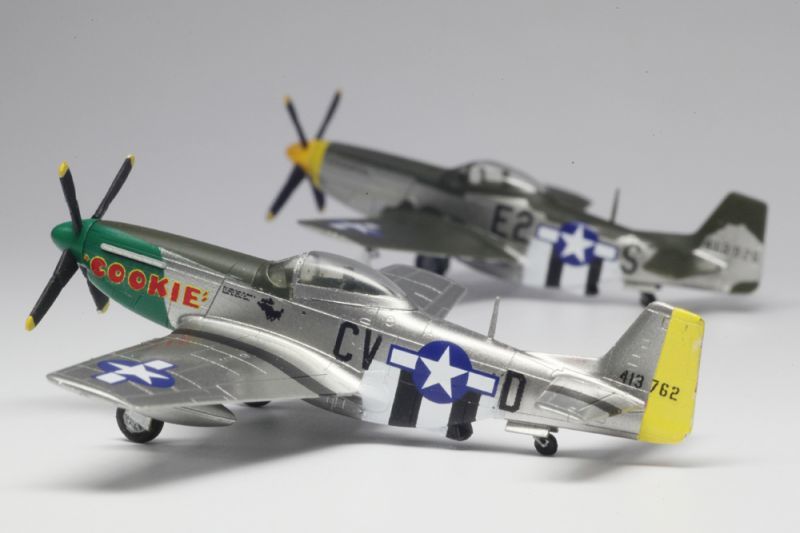 画像: プラッツ 1/144 WW.II アメリカ軍 P-51D マスタング (2機セット)【プラモデル】