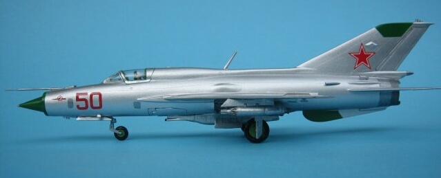 画像: ズベズダ 1/72 MiG-21PFM 「ファントム・キラー」【プラモデル】 