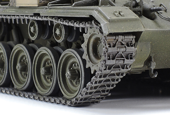 画像: タミヤ/イタレリ 1/35 アメリカ軽戦車 M24 チャーフィー【プラモデル】