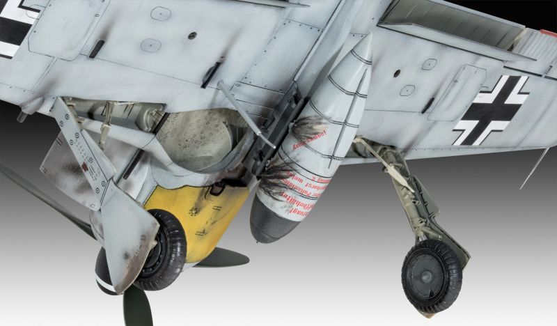 画像: ドイツレベル1/32 フォッケウルフ Fw190A-8/R2 シュトゥルムボック【プラモデル】 