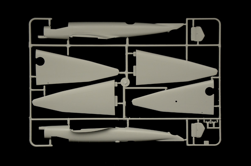 画像: イタレリ 1/72 ユンカース Ju86 E1/E2【プラモデル】 