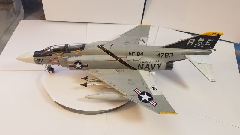 画像: アカデミー 1/48 F-4JファントムII ”VF-84ジョリーロジャース”【プラモデル】 