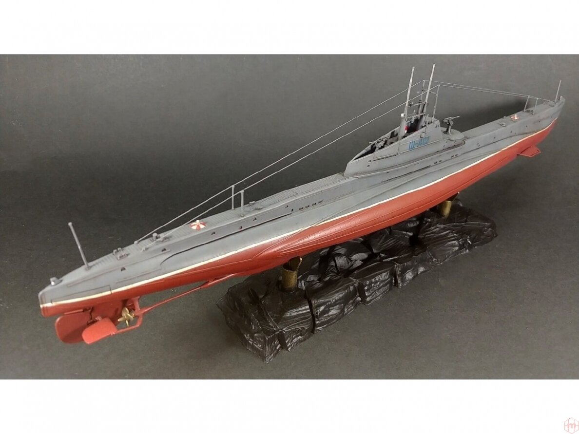 画像: ズベズダ 1/144 シチューカ級 ソビエト潜水艦 WWII【プラモデル】【プラモデル】 