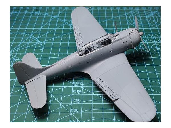 画像: フライホークモデル 1/72 ダグラス SBD-3 ドーントレス【プラモデル】 