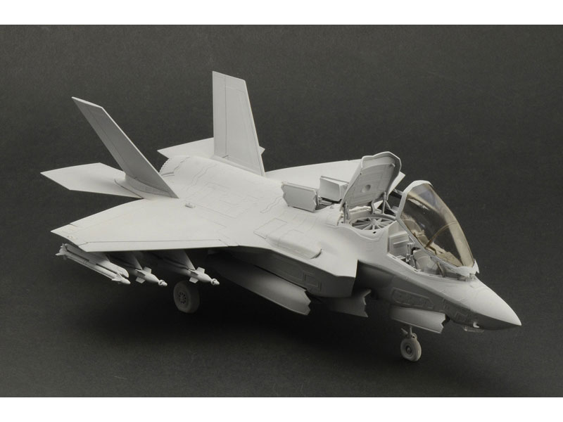 画像: イタレリ 1/48 ロッキード マーチンF-35BライトニングII【プラモデル】 