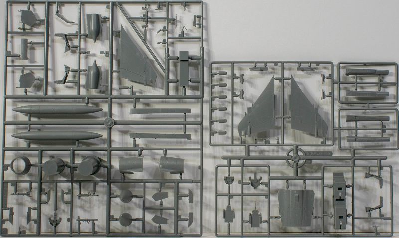 画像: キネティック 1/48 ミラージュ 2000D w/GBU-12/22精密誘導爆弾【プラモデル】 