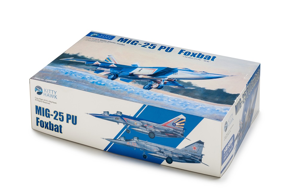 画像2: キティホーク 1/48 MiG-25PU フォックスバット複座型【プラモデル】 