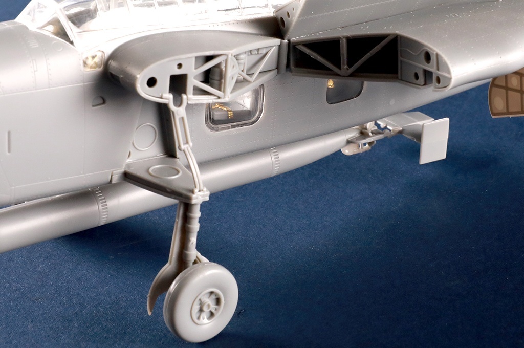 画像4: トランぺッター 1/48 フェアリー バラクーダ艦上雷撃機【プラモデル】  