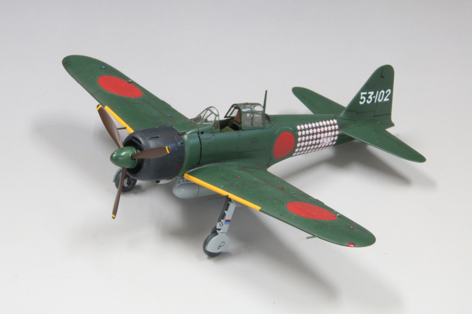 画像: ファインモールド 1/72 帝国海軍 零式艦上戦闘機五二型 （三菱製・初期型）【プラモデル】 