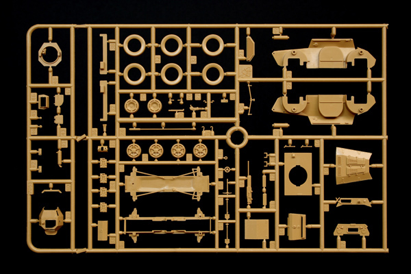 画像: イタレリ 1/72 イタリア装甲車 アウトブリンダAB41【プラモデル】 