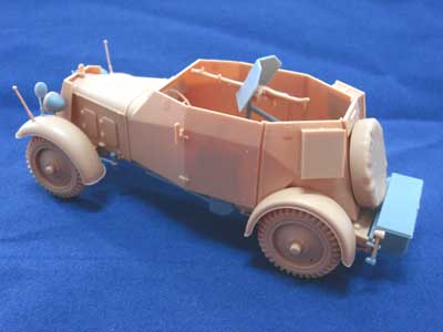 画像: ブロンコモデル 1/35 ドイツ アドラーKfz.13 軽四輪装甲自動車 MG機銃搭載型【プラモデル】