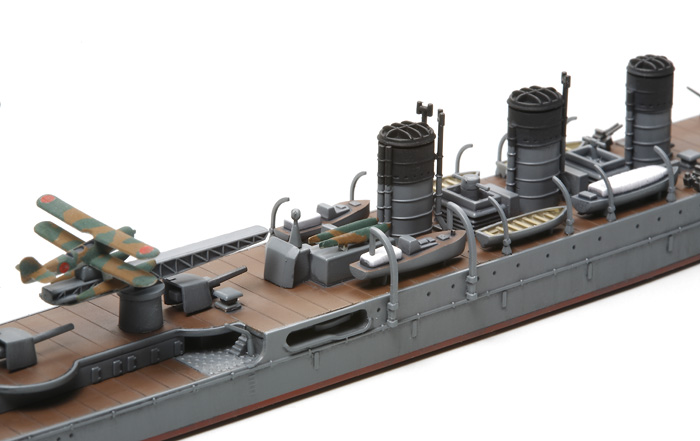 画像: タミヤ 1/700 日本海軍軽巡洋艦 阿武隈【プラモデル】