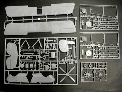 画像: ローデン 1/32 イギリス陸軍 デ・ハビラント DH-2 推進式複葉戦闘機1916[プラモデル]