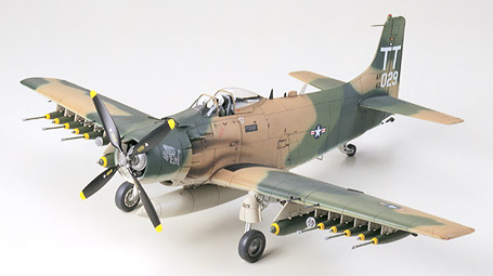 画像1: タミヤ 1/48 ダグラスA-1Jスカイレーダー アメリカ空軍 【プラモデル】 