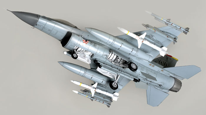 画像: タミヤ 1/48 ロッキードマーチンF-16CJ[ブロック50]ファイティングファルコン [プラモデル] 