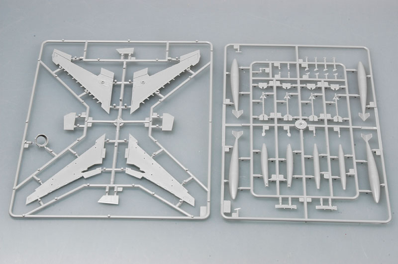 画像: トランペッター 1/72 F-100Cスーパーセイバー