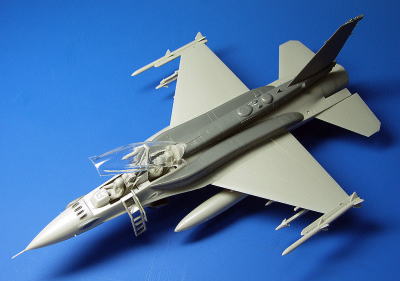 画像: ハセガワ 1/72 イスラエル空軍 F-16Iファイティングファルコン 【プラモデル】 