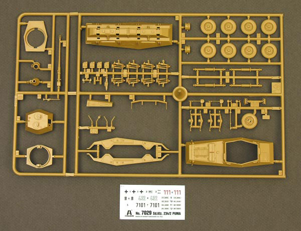 画像: イタレリ 1/72 ドイツ八輪装甲車Sd.Kfz.234/2プーマ　【プラモデル】